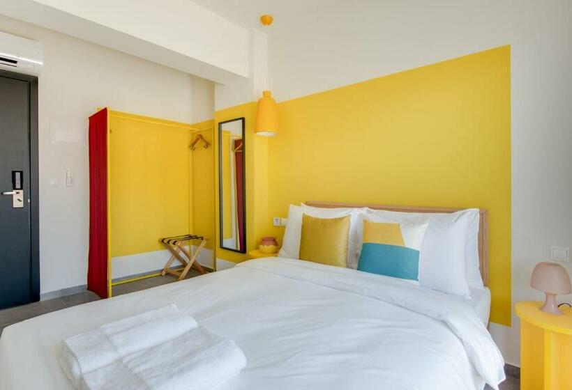 Quarto Basic Banheiro Compartilhado, Selina Athens Theatrou