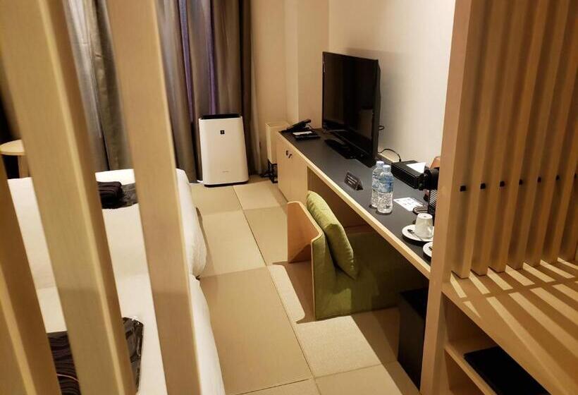 غرفة قياسية مزوَّدة بشُرفة, Royal Twin Hotel Kyoto Hachijoguchi