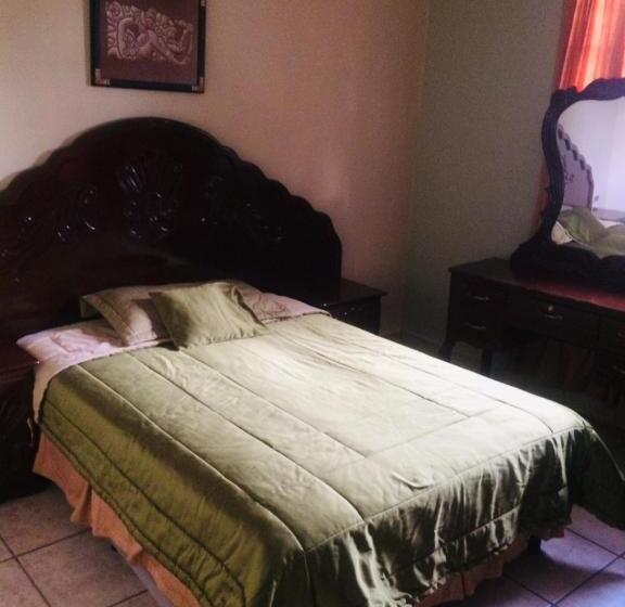Habitación Triple Estándar, Cuna Maya B Y B