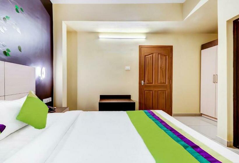 디럭스 룸, Treebo Petals Suites