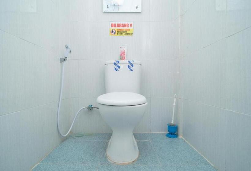Семейный Номер Deluxe, Reddoorz Syariah Near Jalan A Yani Km 8 Citraland