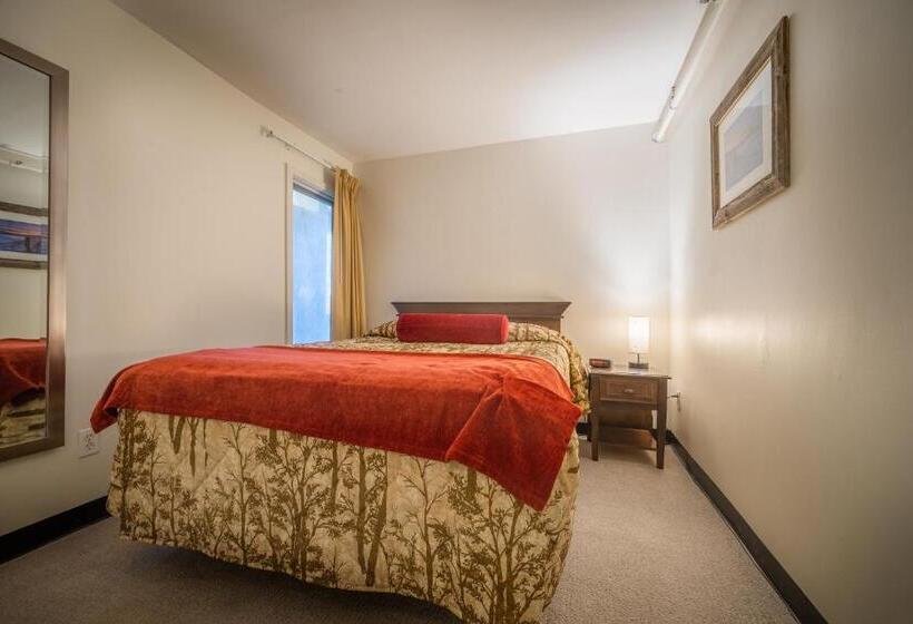 Апартаменты 3 Спальни, Sun & Ski Inn And Suites