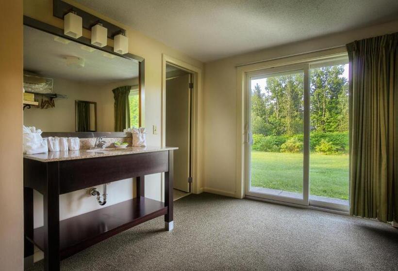 Люкс, Sun & Ski Inn And Suites