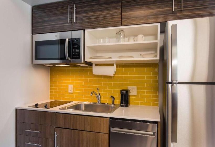 스위트 킹사이즈 침대, Mainstay Suites East Camden