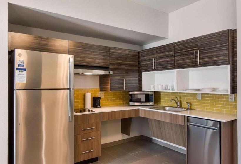 장애인을 위한 스위트, Mainstay Suites East Camden