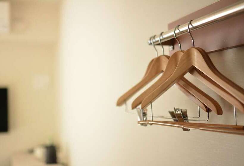 Quarto Estandar, Luxcare