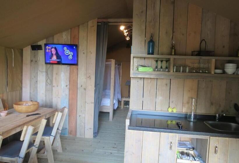 Standard Tent, Domaine Du Siestou