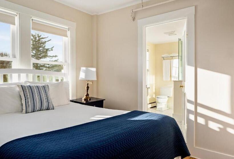 Номер Deluxe, East Wind Inn & Suites