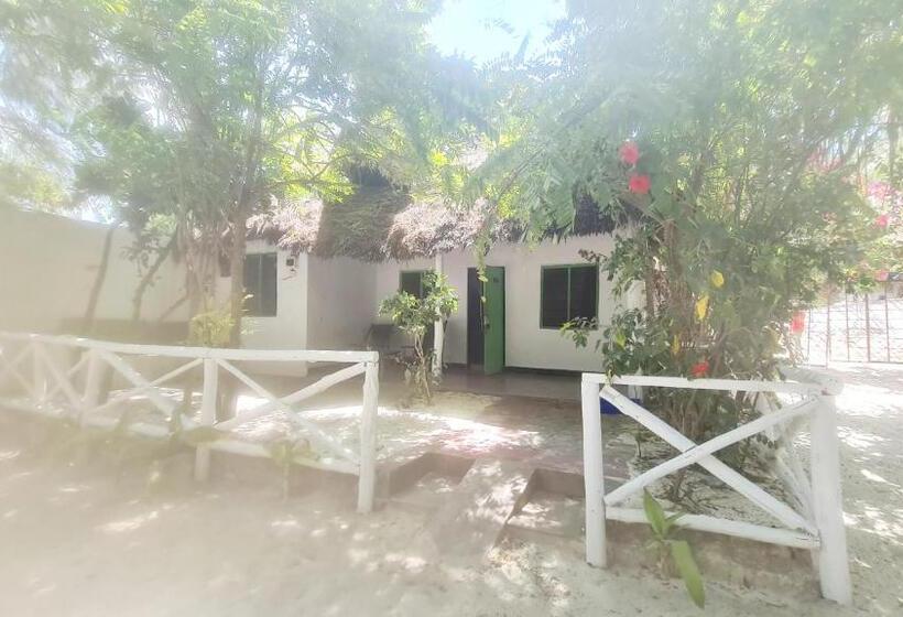 Трежместный Номер Economy, Garden Beach Bungalows Jambiani