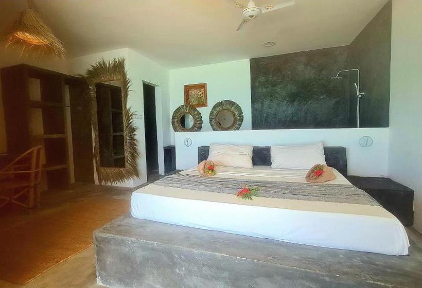 Номер Deluxe Вид на Море с Балконом, Garden Beach Bungalows Jambiani