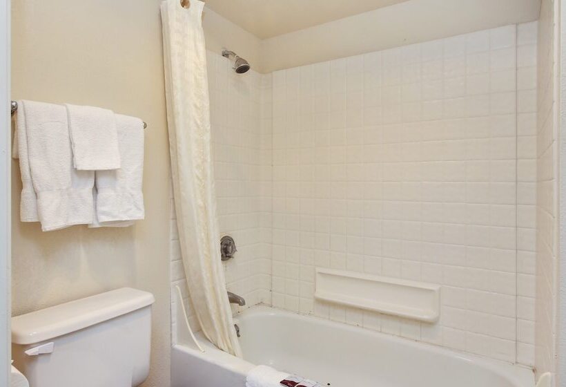 디럭스 룸, Red Roof Inn Lompoc