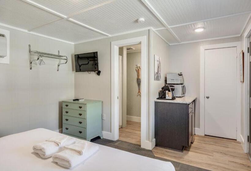 Стандартный Номер Кровать Кинг, Tar Heel Motel
