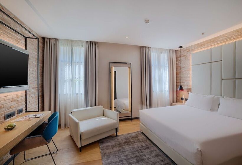 Premium room with terrace, NH Collection Murano Villa