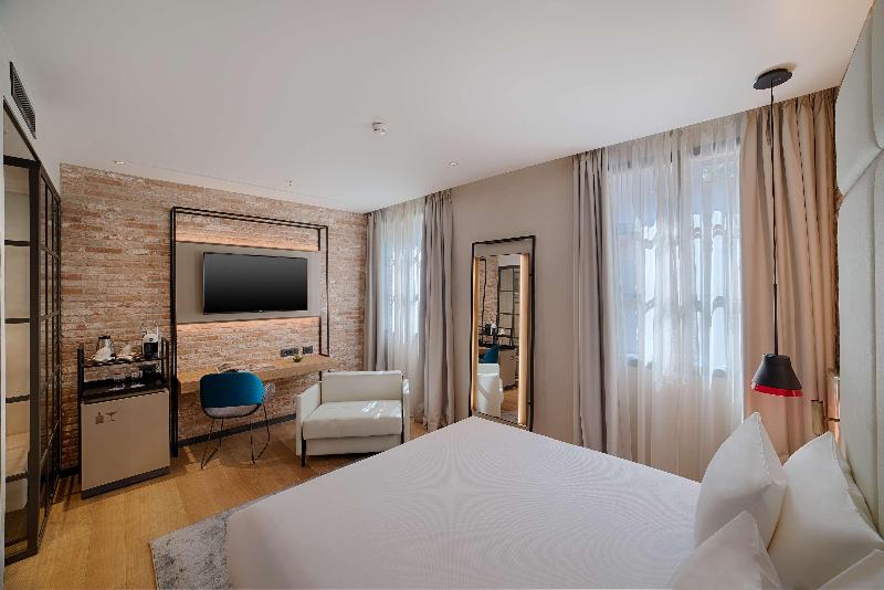 Семейный Номер, NH Collection Murano Villa