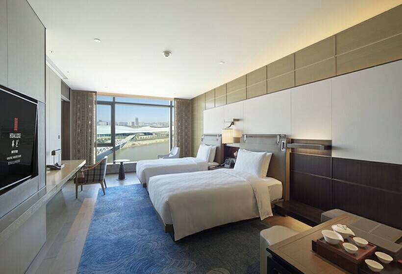 Номер Премиум, Hualuxe Nanjing Yangtze River