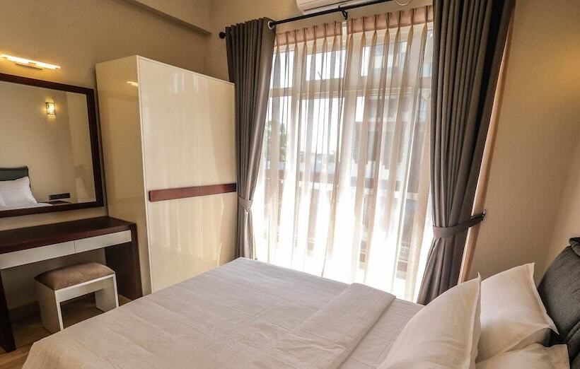 Апартаменты 3 Спальни, Pink Elephant Tourist Apartment