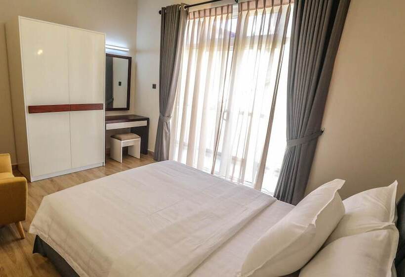Апартаменты 3 Спальни, Pink Elephant Tourist Apartment