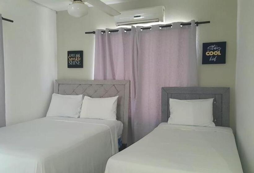 اتاق راحتی سه تخته, Casa Docia