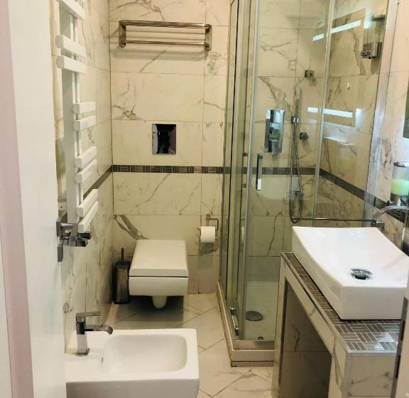 اتاق لوکس, Parisa Suite