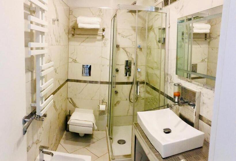 اتاق لوکس, Parisa Suite