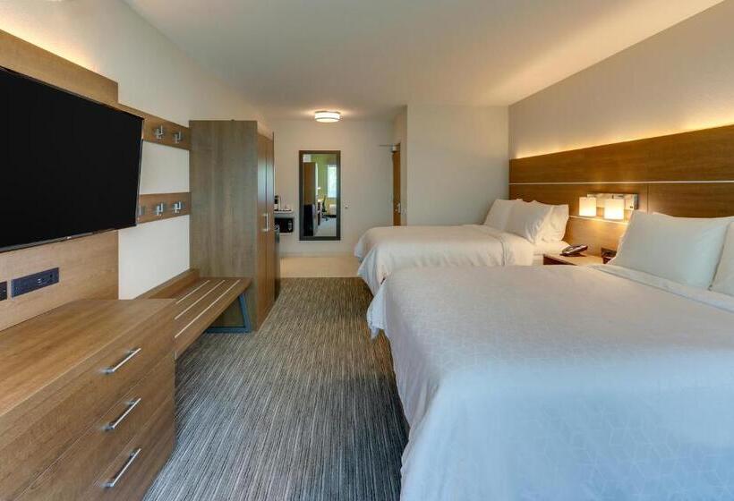 适合残疾人使用的标准间, Holiday Inn Express & Suites   Roanoke – Civic Center