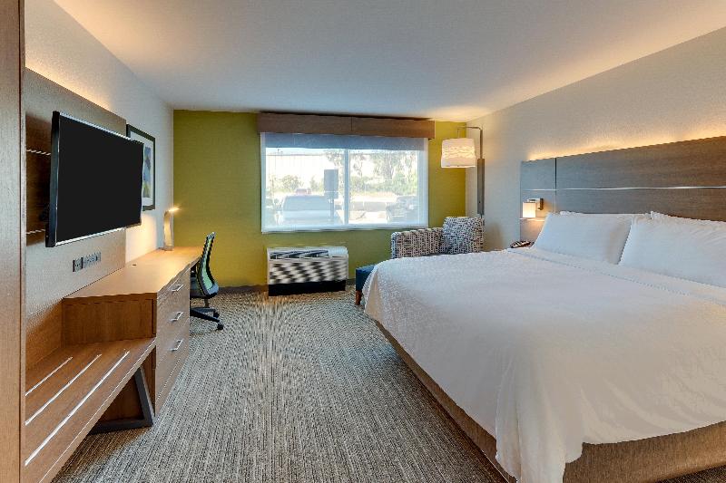 适合残疾人使用的标准间, Holiday Inn Express & Suites   Roanoke – Civic Center