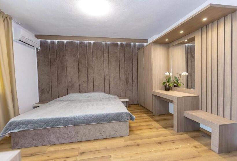 Люкс Вид на Город, Family Hotel Ambrozia
