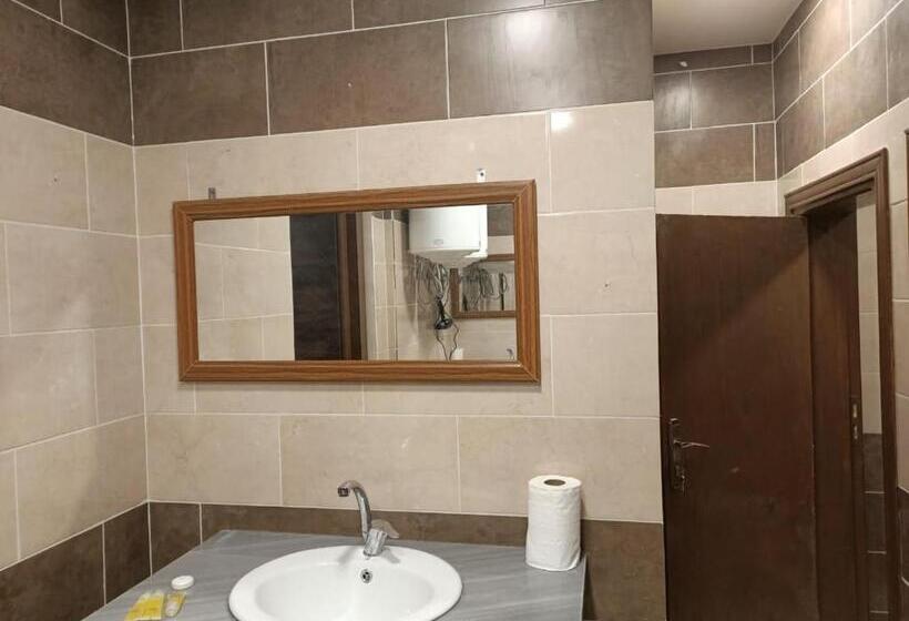 تختخواب در اتاق مشترک, Petra Cabin Inn Hostel&resturant