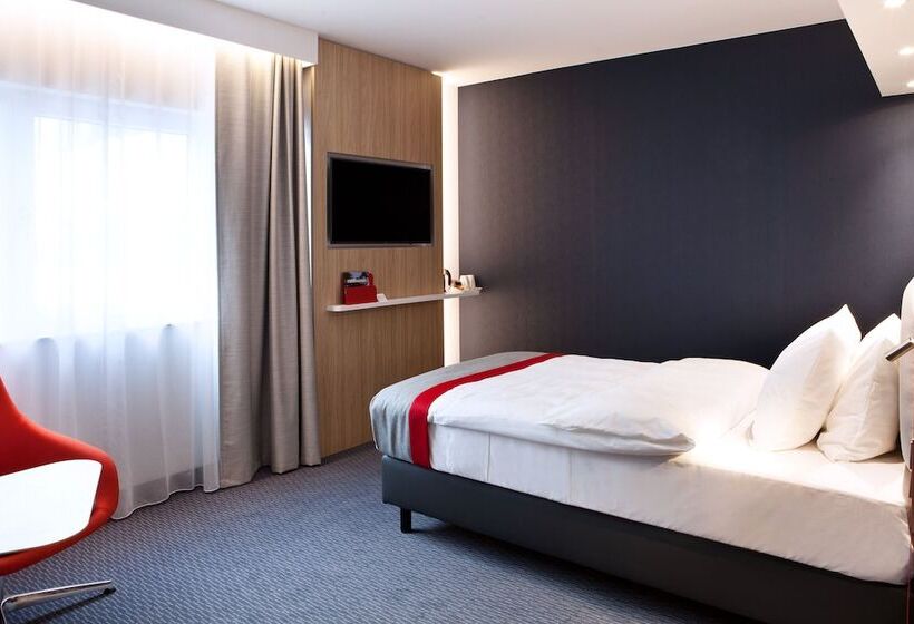 Номер Стандарт Адаптированный для Инвалидов, Holiday Inn Express   Sindelfingen, An Ihg