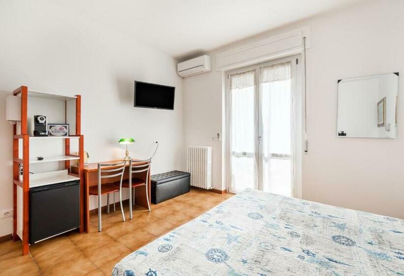 غرفة قياسية ثلاثية مزودة بشرفة, Lia Rooms 4