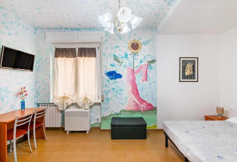 غرفة قياسية ثلاثية, Lia Rooms 4