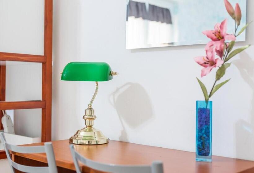 غرفة قياسية رباعية, Lia Rooms 4