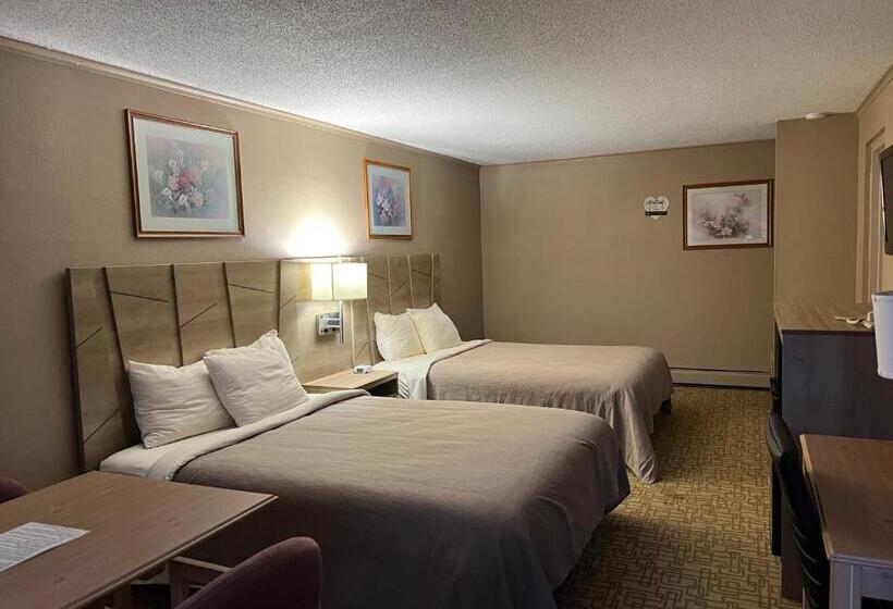 带2个双人床的标准工作室, Viking Arms Inn  Ludington