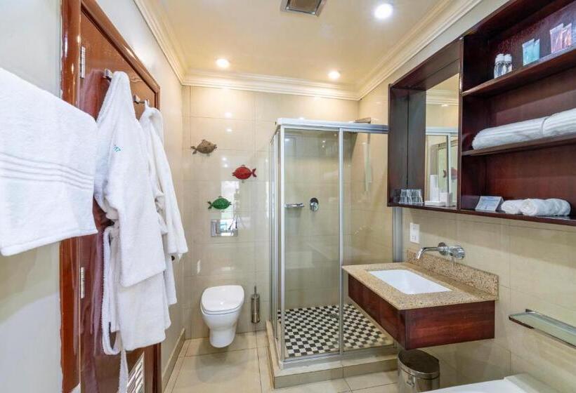 اتاق استاندارد با چشم‌انداز باغ, Azambezi River Lodge