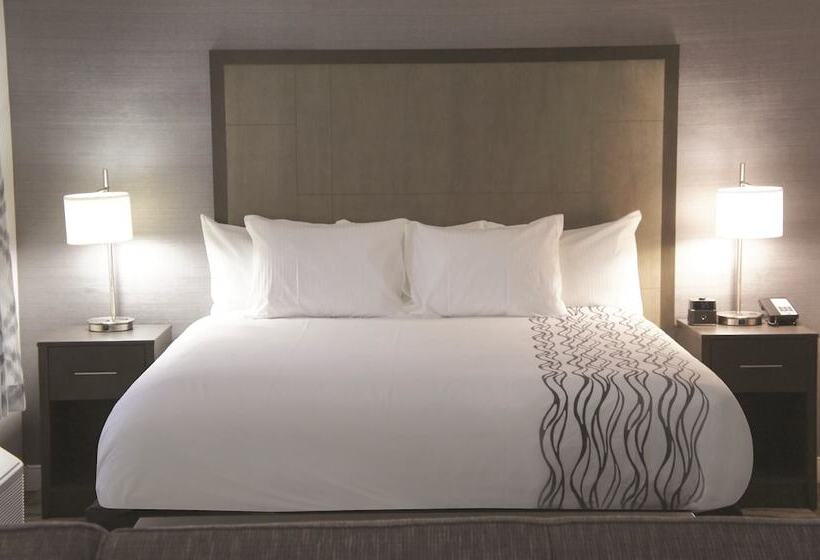 Номер Superior, La Quinta By Wyndham Raleigh Downtown North