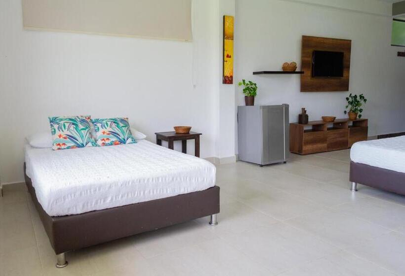Quarto Triplo Estandar Vista Piscina, Finca Hotel Casa Nostra, Villa Mariana