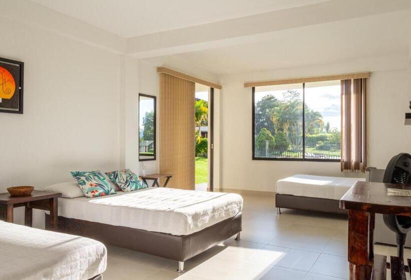 Quarto Triplo Estandar Vista Piscina, Finca Hotel Casa Nostra, Villa Mariana