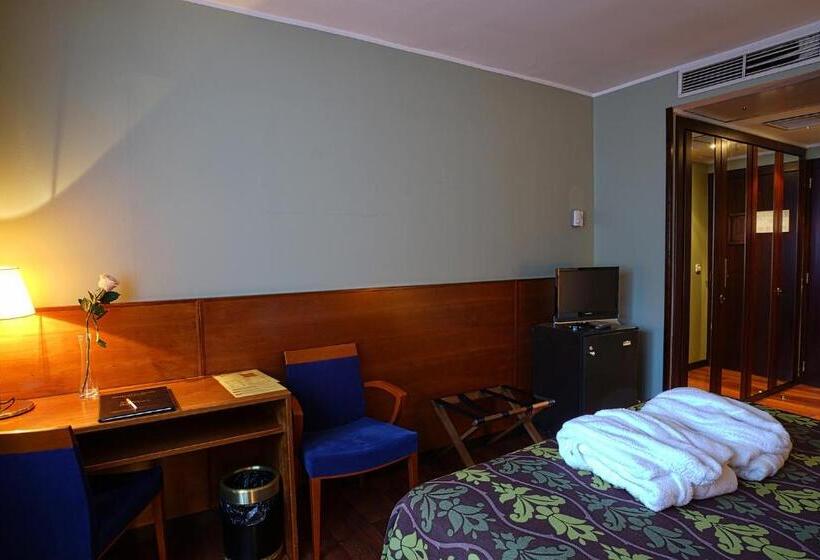 Habitación Triple Estándar, Zenit Diplomatic