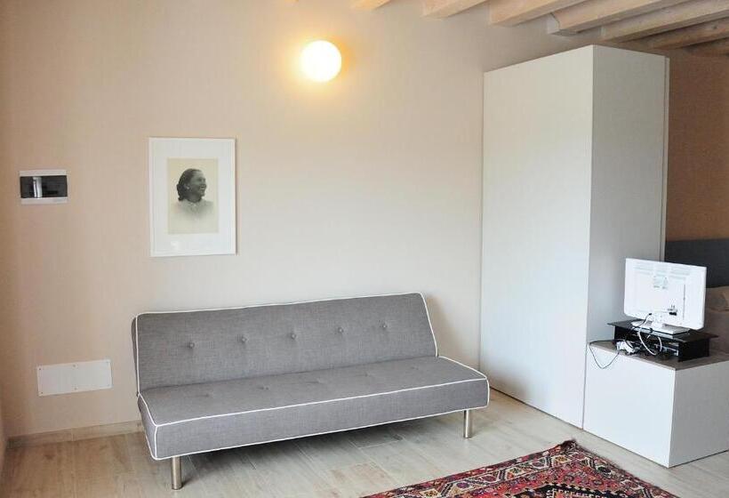 سوئیت جونیور با تراس, Agriturismo Corte Patrizia