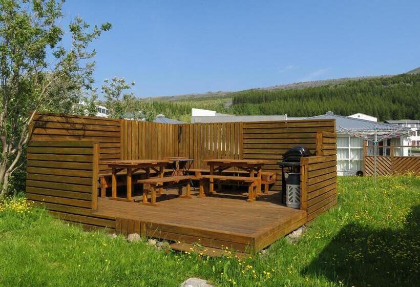 اتاق استاندارد سه تخته با سرویس بهداشتی مشترک, Húsavík Green Hostel
