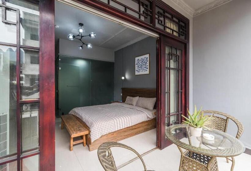 Номер Стандарт с Балконом, Hi Grey Hostel Xingping