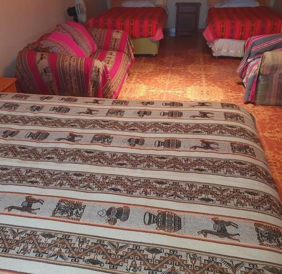 Quarto Quádruplo Estandar, Hostal Candelaria