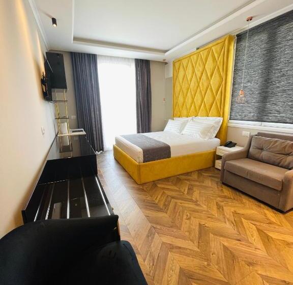 اتاق سه نفره دلوکس با چشم‌انداز دریا, Poda Boutique