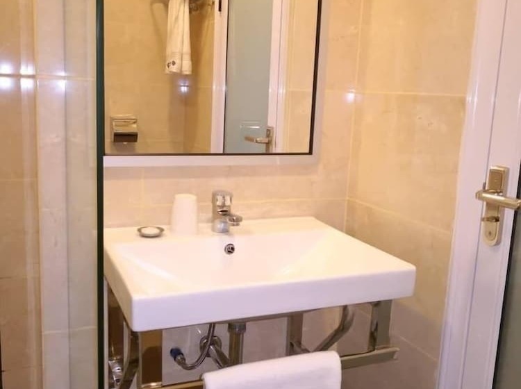 Quarto Estandar, Walk In
