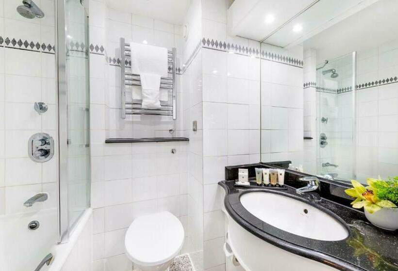 Номер Клуб, Millennium Hotel London Knightsbridge