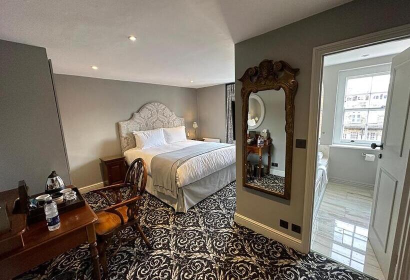 اتاق لوکس, No. 30 Knightsbridge