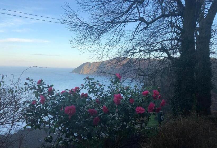Номер Стандарт Вид на Море, The North Cliff