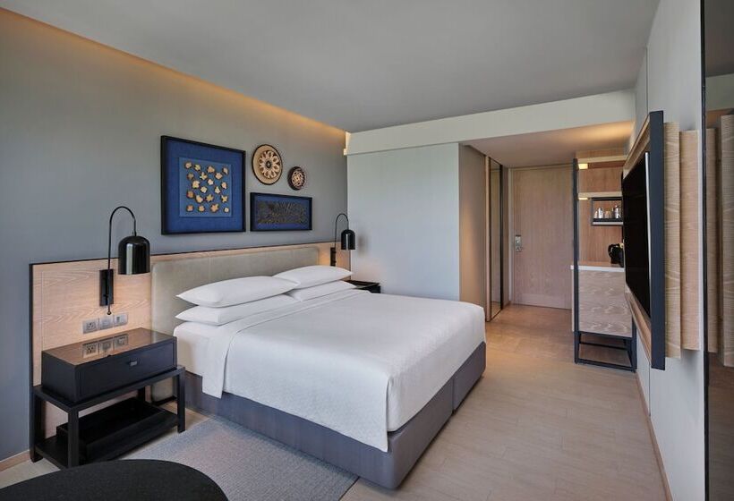 스탠다드 룸 더블 침대, Four Points By Sheraton Phuket Patong Beach Resort