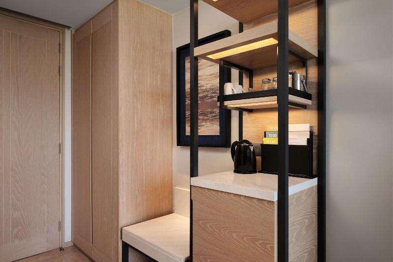 Номер Superior, Four Points By Sheraton Phuket Patong Beach Resort