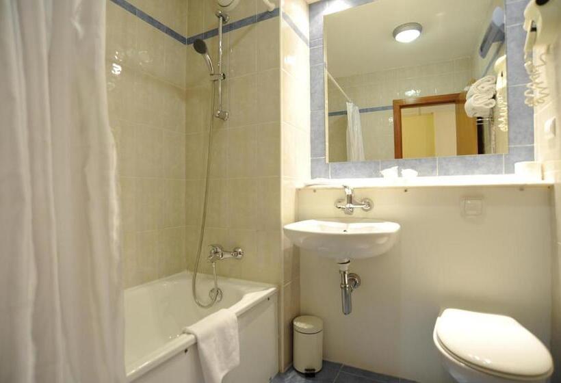 스탠다드 룸, Travelodge Alicante Puerto